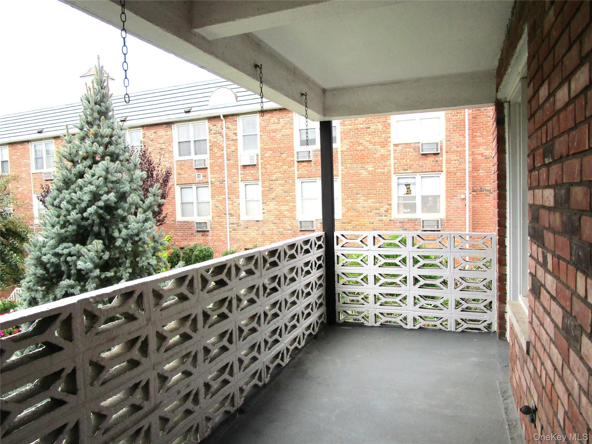 75 Noble Street, Unit 126 Lynbrook, NY 11563 - Photo 18 of 36