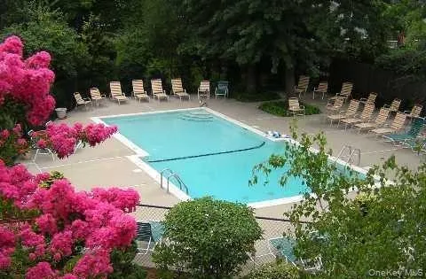 $469,000 | 75 Noble Street, Unit 126, Lynbrook, NY 11563