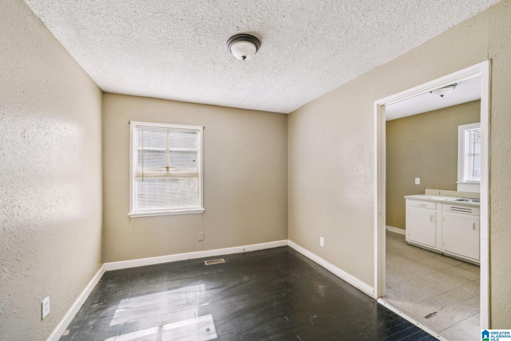 4925 Court G Fairfield, AL 35064 - Photo 10 of 27