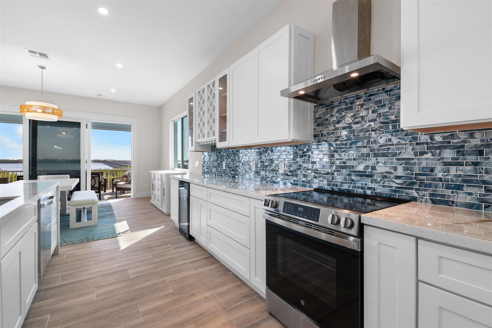 30995 Watson Boulevard Big Pine Key, FL 33043 - Photo 7 of 52 Kitchen