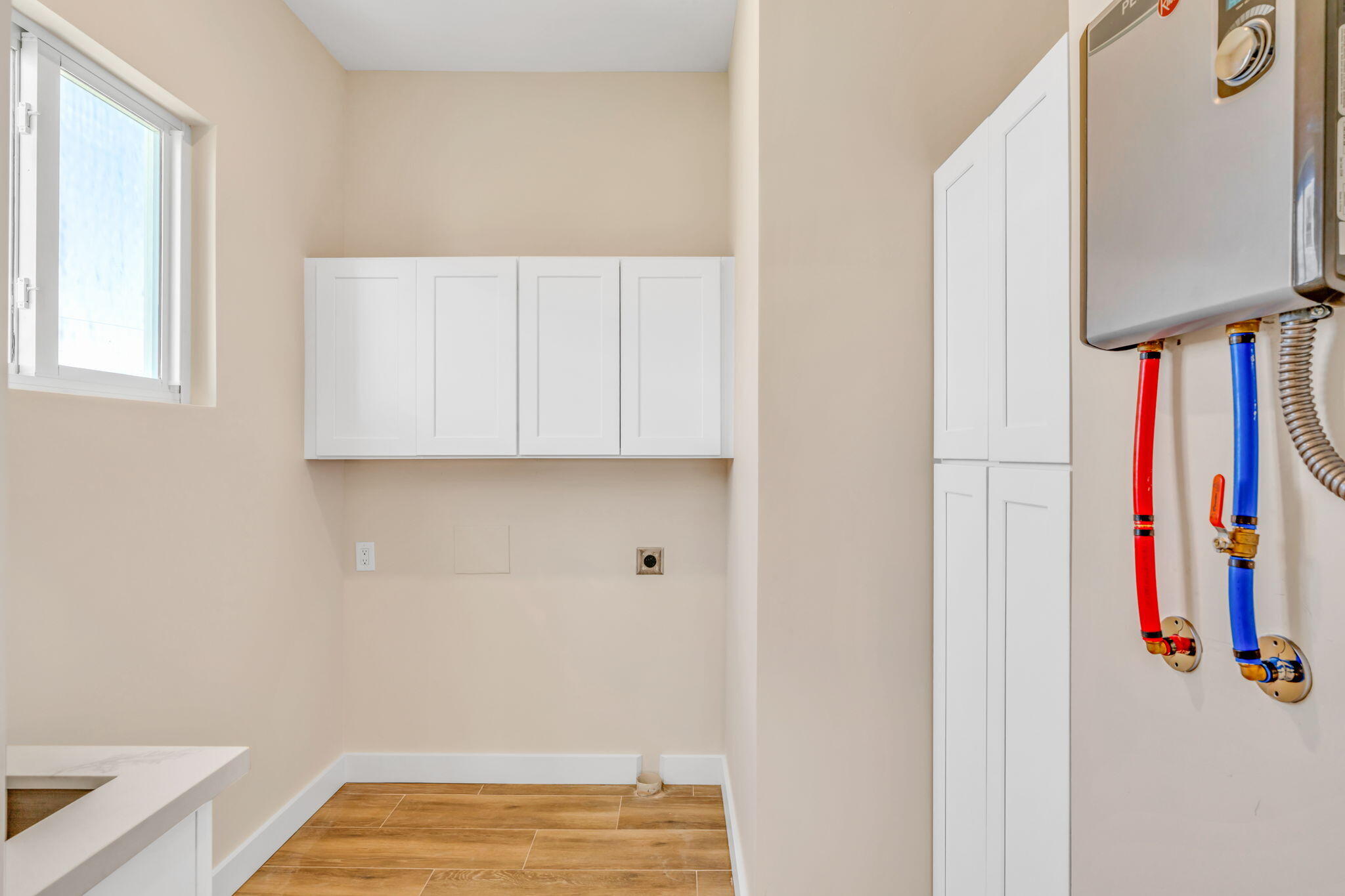 30995 Watson Boulevard Big Pine Key, FL 33043 - Photo 19 of 52 Laundry Room