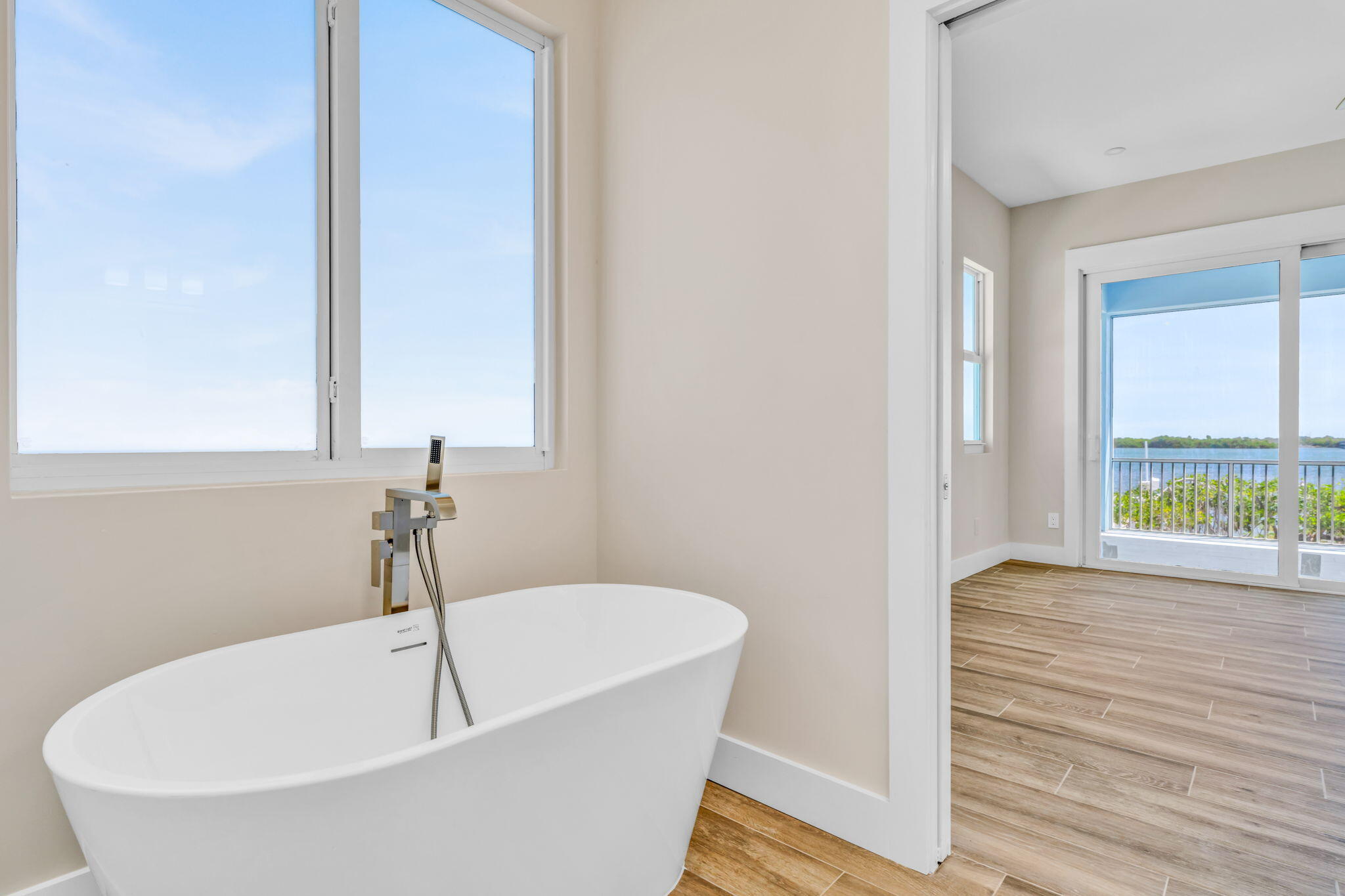 30995 Watson Boulevard Big Pine Key, FL 33043 - Photo 25 of 52 Primary En Suite