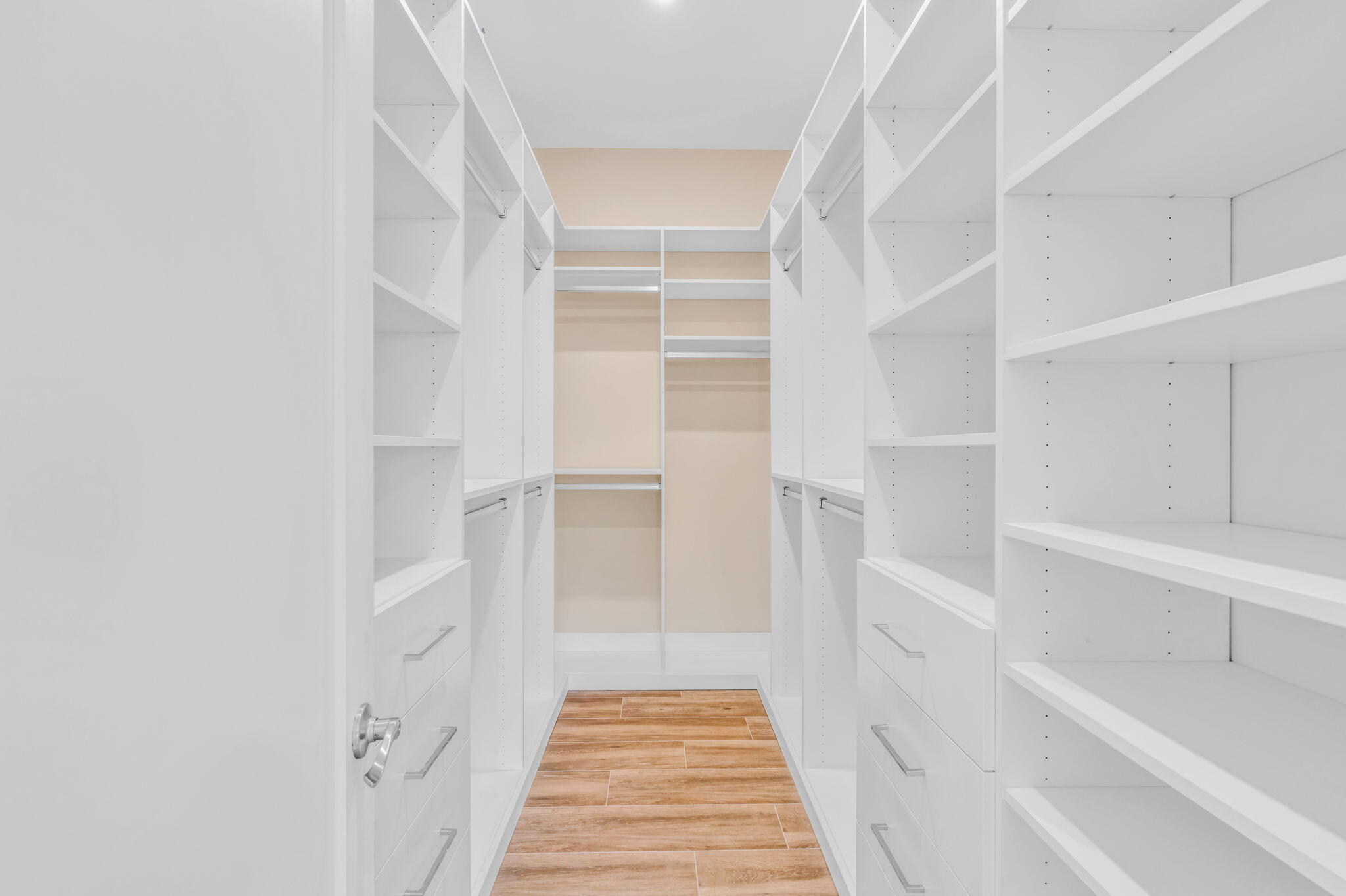 30995 Watson Boulevard Big Pine Key, FL 33043 - Photo 28 of 52 Primary Walk-In Closet