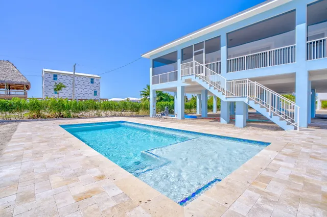 $2,300,000 | 30995 Watson Boulevard, Big Pine Key, FL 33043