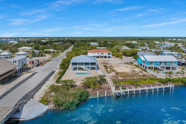 $2,300,000 | 30995 Watson Boulevard, Big Pine Key, FL 33043