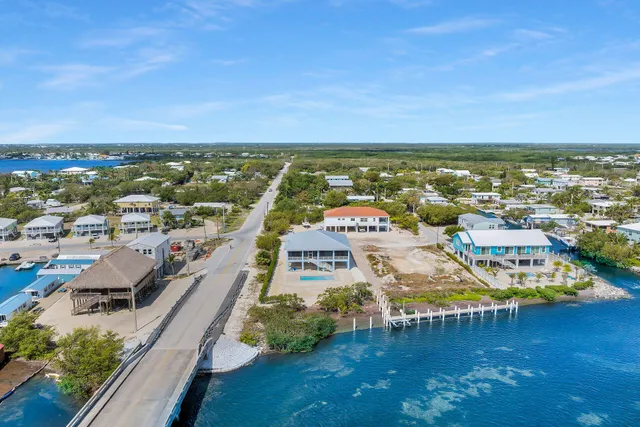 $2,300,000 | 30995 Watson Boulevard, Big Pine Key, FL 33043