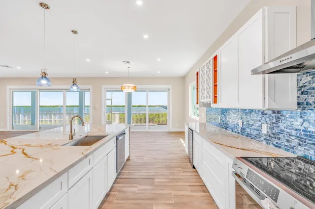 $2,300,000 | 30995 Watson Boulevard, Big Pine Key, FL 33043