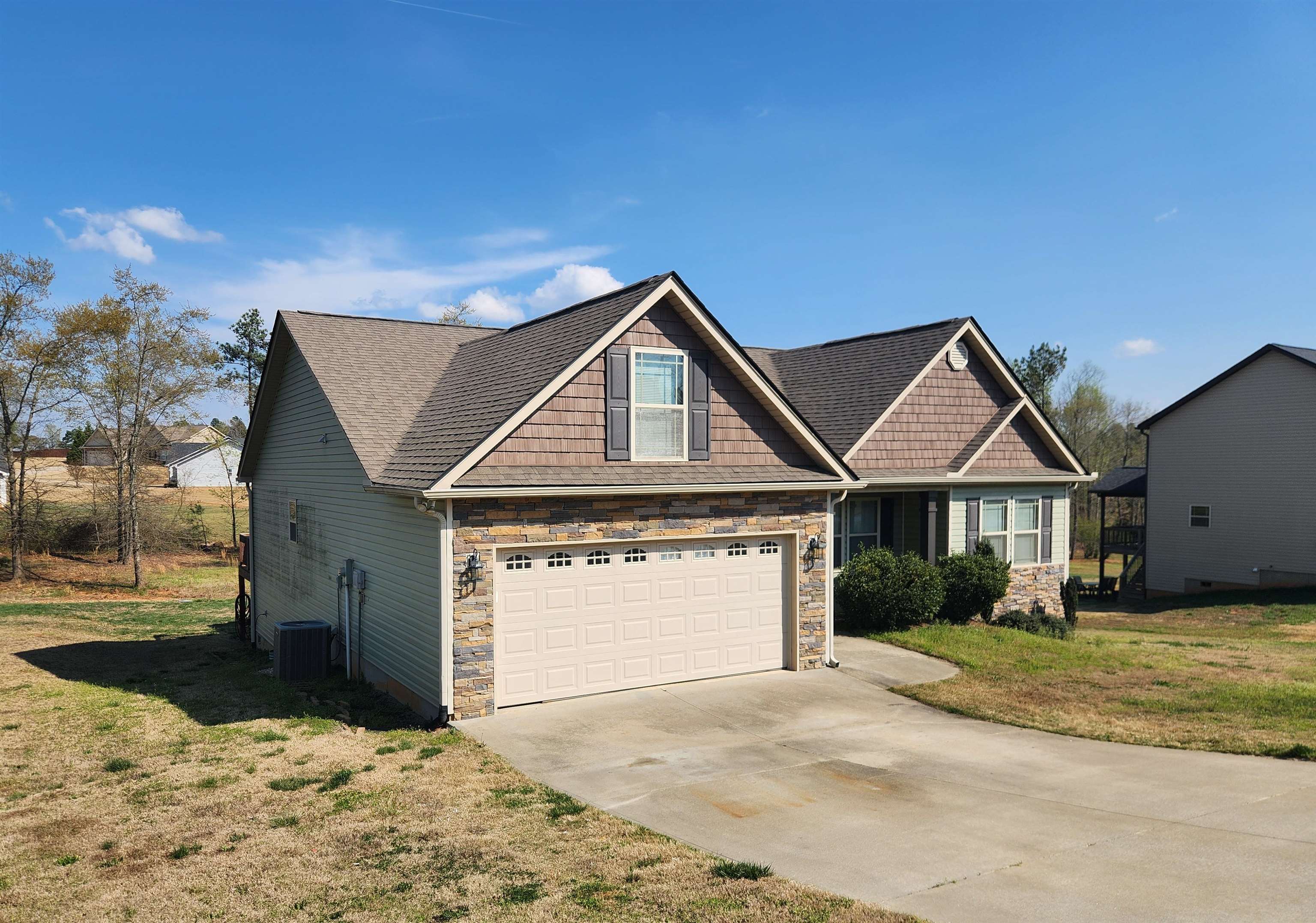 423 Camden Lee Court Inman, SC 29349 - Photo 2 of 32