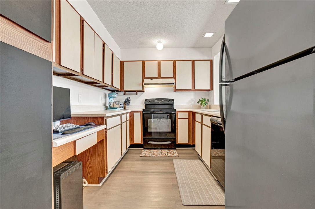 104 Captains Way Anderson, SC 29625 - Photo 33 of 47 Functional kitchen with ample storage and essential appliances.