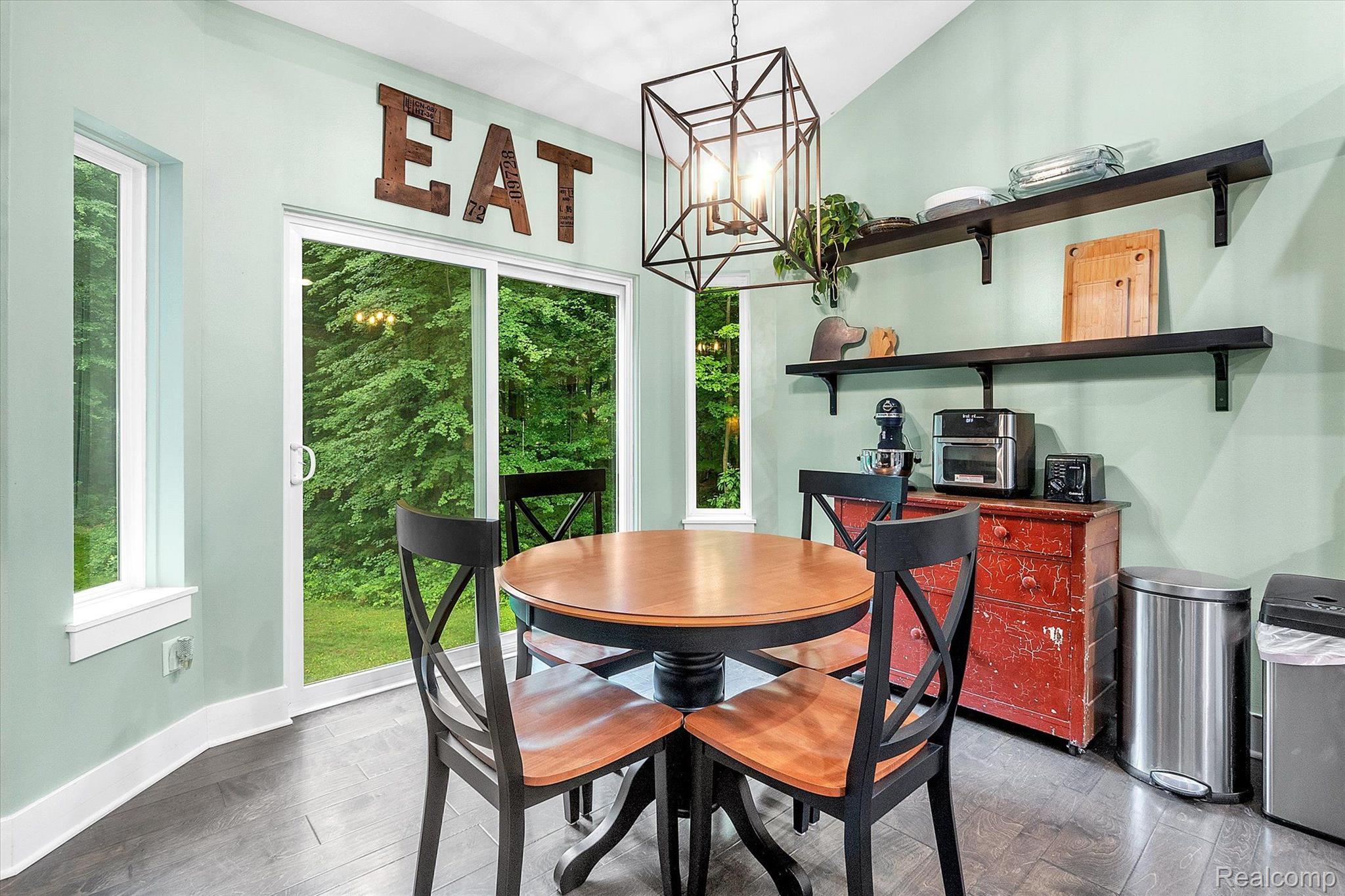 5560 Hartland Road Fenton, MI 48430 - Photo 13 of 41 Gallery Image 13