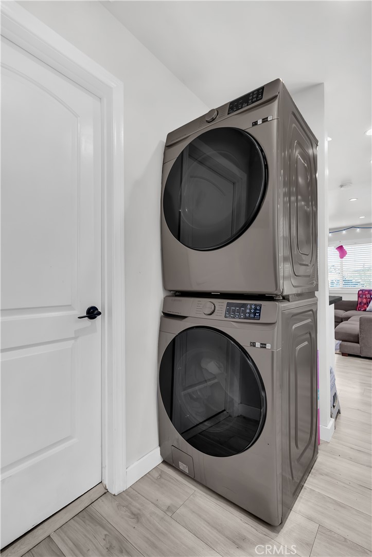 4610 Leonis Street Commerce, CA 90040 - Photo 17 of 32 a utility room with dryer and washer
