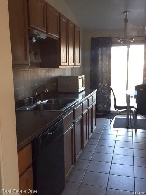 17123 Rougeway Street Livonia, MI 48152 - Photo 8 of 25 kitchen 1.jpg