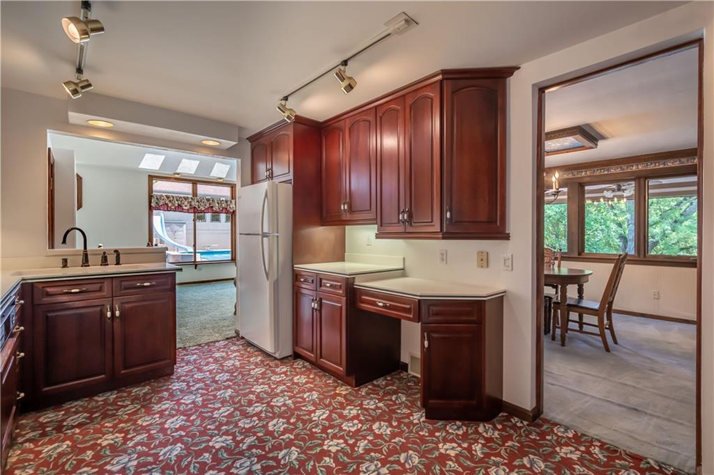 115 Center Church Road Canonsburg, PA 15317 - Photo 10 of 25 Kitchen: Sunlit kitchen brimming with feminine appeal! Abundant workspace of ever kind.