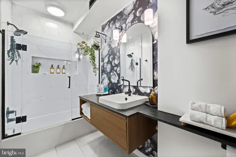 $325,000 | 506 South Montford Avenue, Baltimore, MD 21224