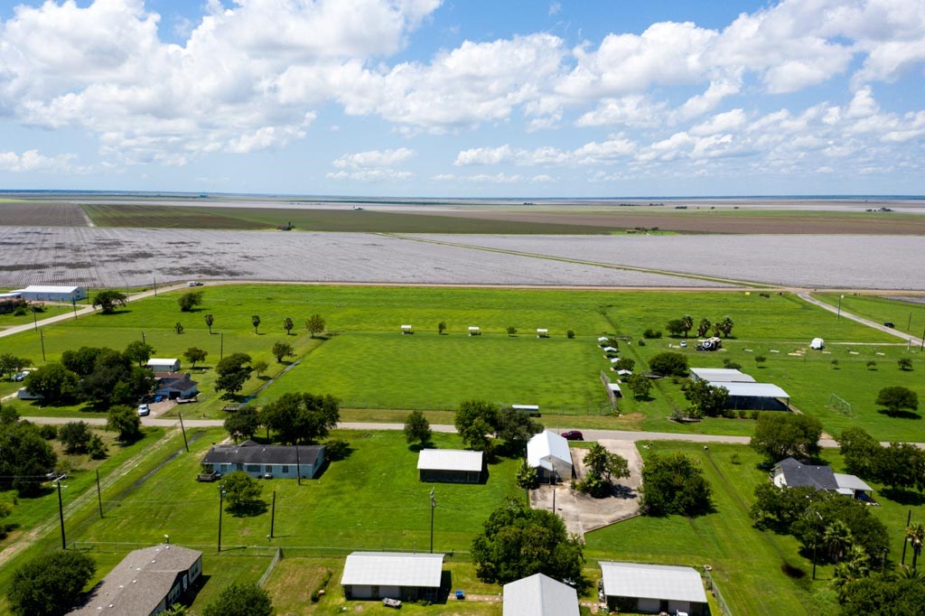 704 Dorthea Austwell, TX 77950 - Photo 14 of 40