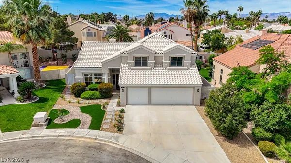 $724,998 | 11 Cozy Glen Circle, Henderson, NV 89074
