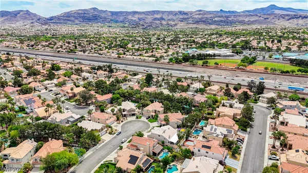 $724,998 | 11 Cozy Glen Circle, Henderson, NV 89074