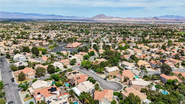 $724,998 | 11 Cozy Glen Circle, Henderson, NV 89074