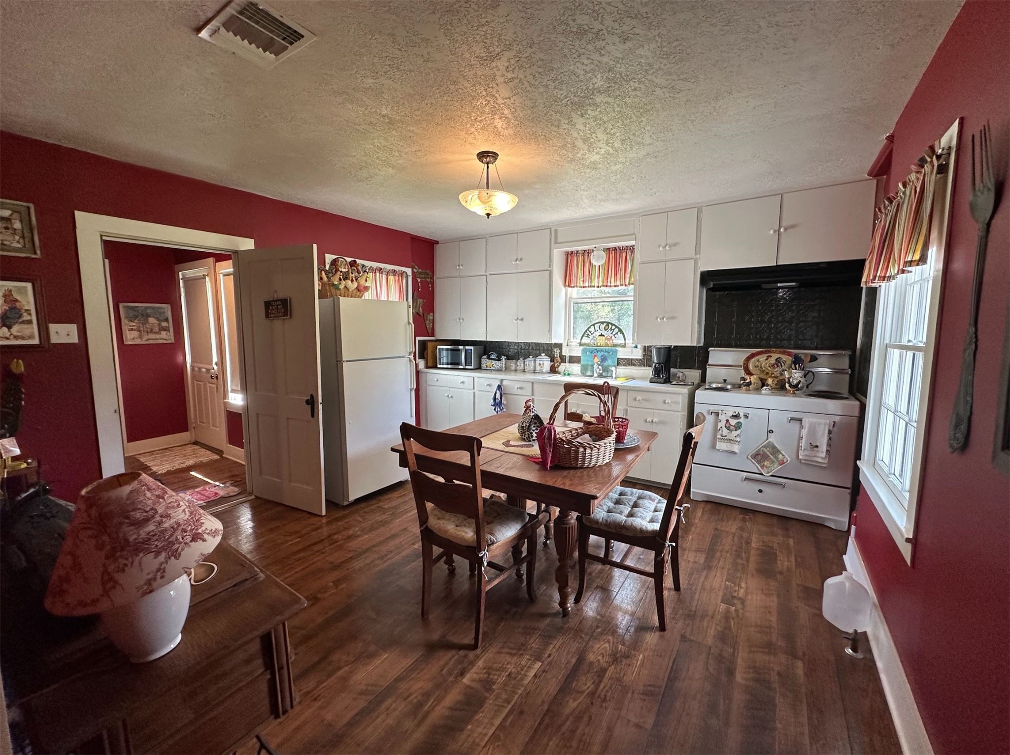 1325 Stalmach Road New Ulm, TX 78950 - Photo 50 of 50 Guest house- eat in kitchen.