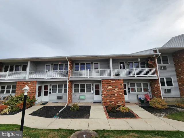 $1,189 | 76 Lark Circle, York, PA 17404