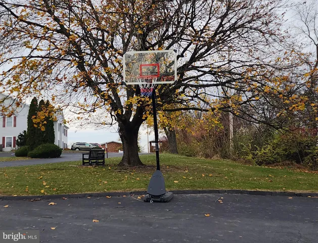 $1,189 | 76 Lark Circle, York, PA 17404