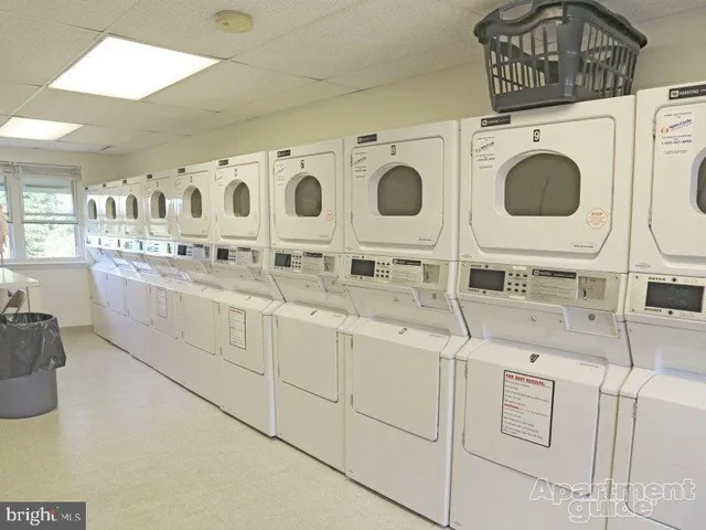 $1,189 | 76 Lark Circle, York, PA 17404