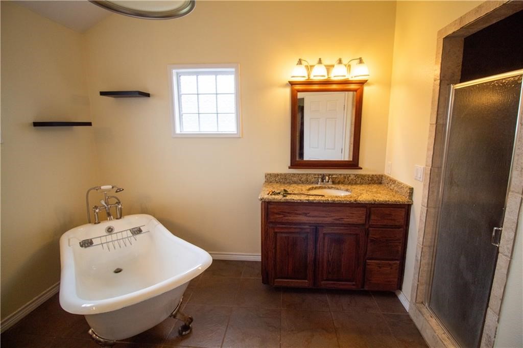 125 Red Bird Beeville, TX 78102 - Photo 12 of 37