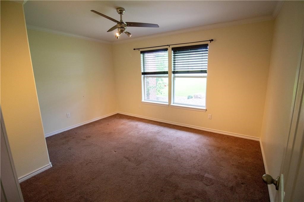 125 Red Bird Beeville, TX 78102 - Photo 20 of 37