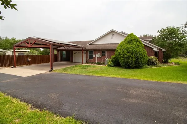 $445,000 | 125 Red Bird, Beeville, TX 78102