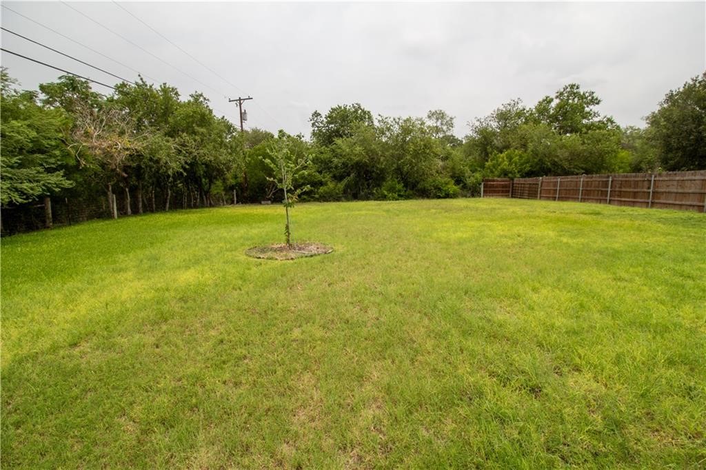 125 Red Bird Beeville, TX 78102 - Photo 32 of 37