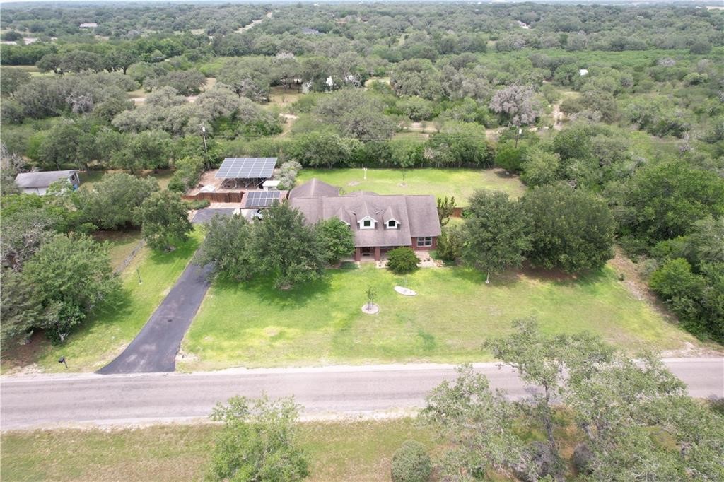 125 Red Bird Beeville, TX 78102 - Photo 35 of 37