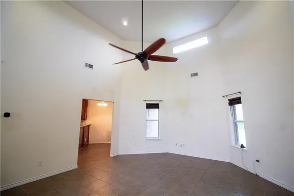 $445,000 | 125 Red Bird, Beeville, TX 78102