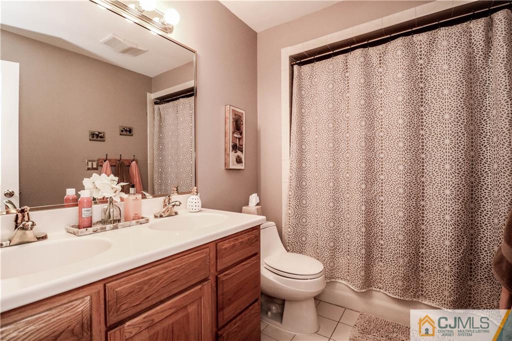 1 Tamarack Road Edison, NJ 08820 - Photo 16 of 25 Gallery Image 16