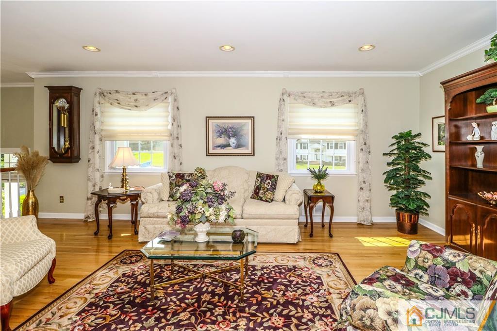 1 Tamarack Road Edison, NJ 08820 - Photo 4 of 25 Gallery Image 4