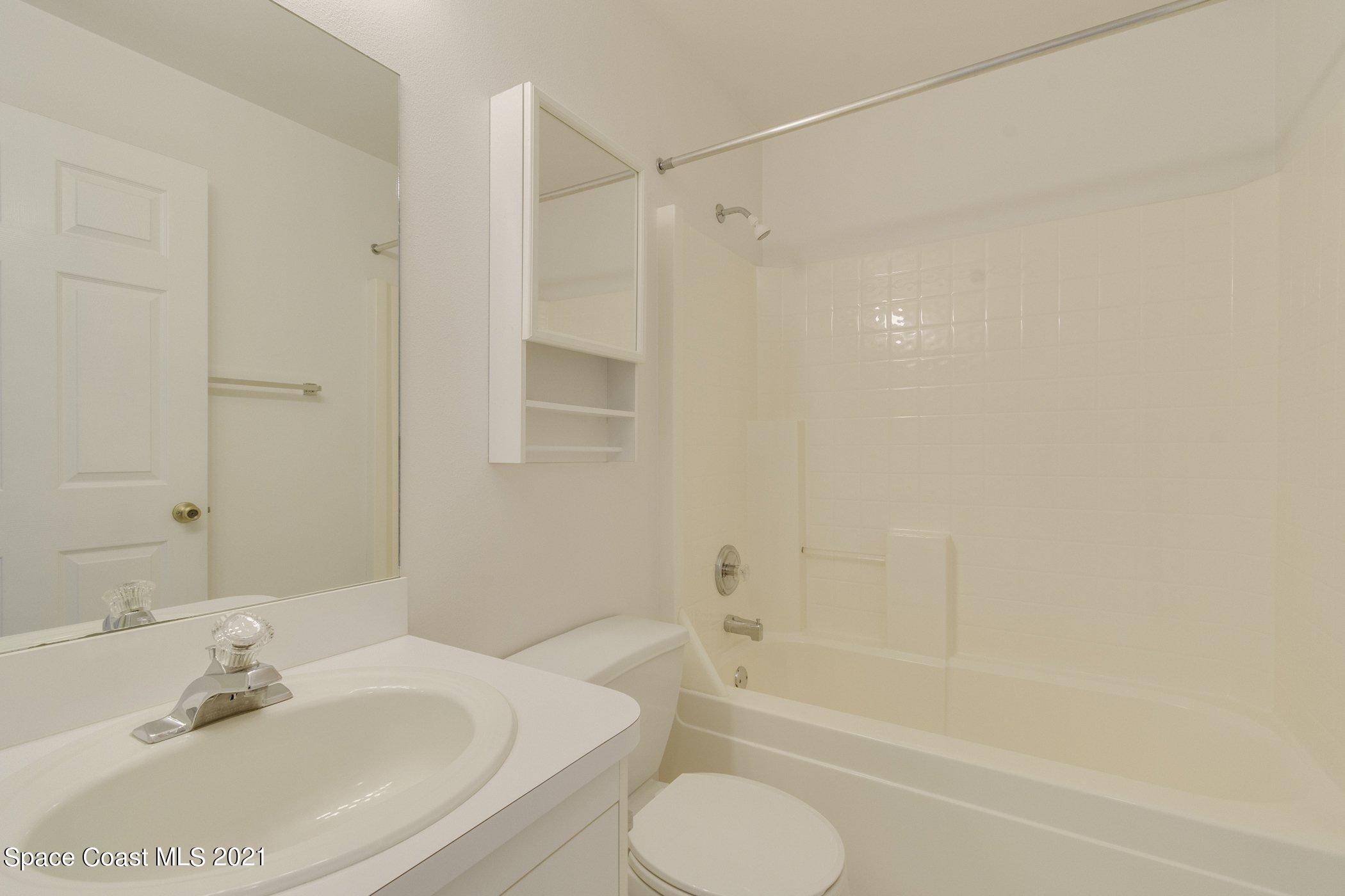 299 Twin Lakes Road Melbourne, FL 32901 - Photo 8 of 14 299-Twin-Lakes-203.jpg-SMALL