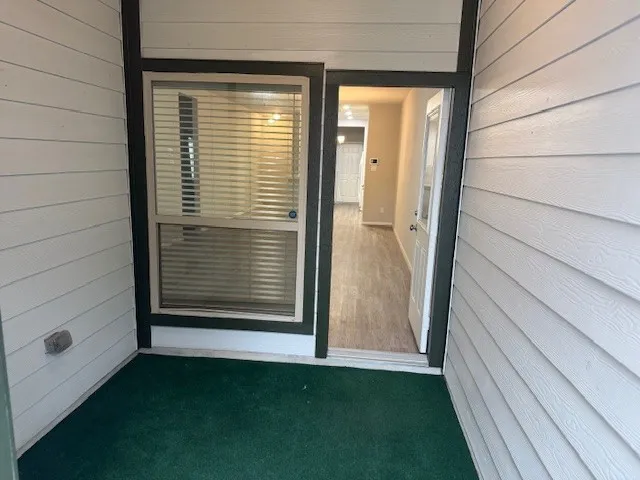 $1,800 | 156 Camelot Pl Court, Conroe, TX 77304