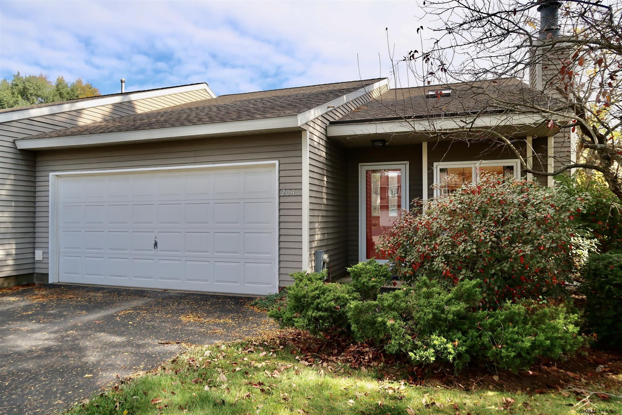 2045 Rosedale Way Guilderland, NY 12303 - Photo 5 of 45 Photo 5