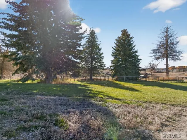 $385,000 | 415 Sunset Drive, Arco, ID 83213