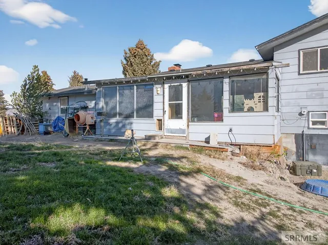 $385,000 | 415 Sunset Drive, Arco, ID 83213