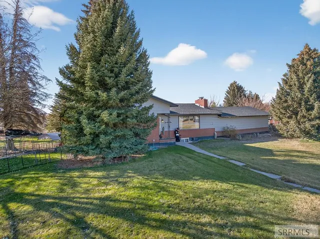 $385,000 | 415 Sunset Drive, Arco, ID 83213