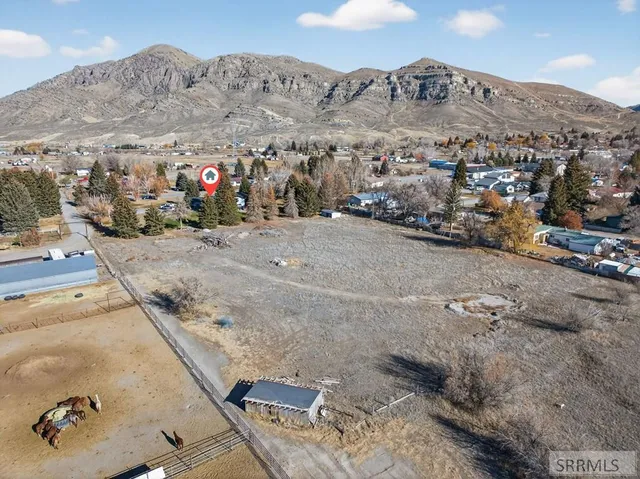 $385,000 | 415 Sunset Drive, Arco, ID 83213