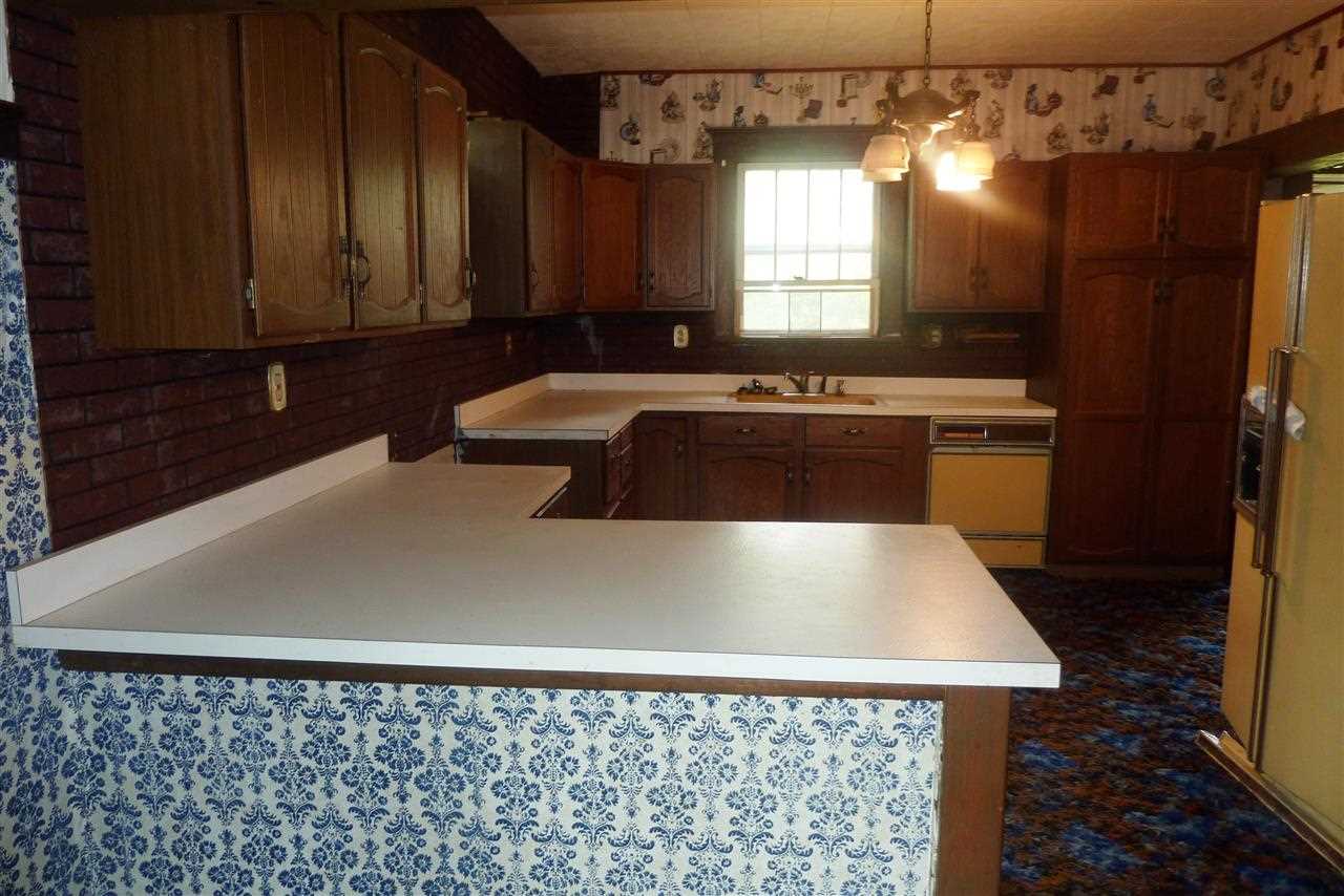 230 West 18th Street Rochester, IN 46975 - Photo 5 of 27