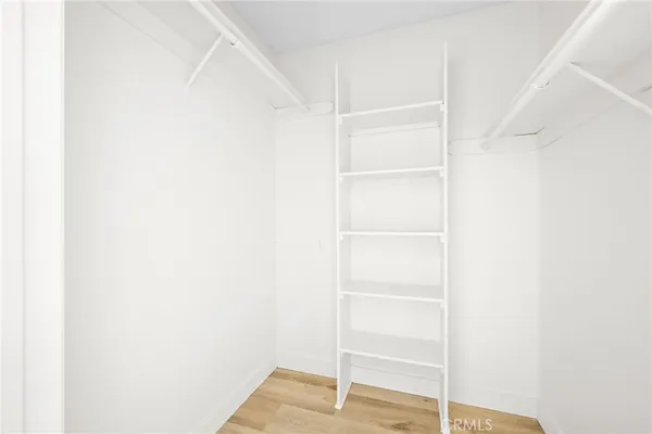 $1,600 | 16226 Vanowen Street, Unit 208, Van Nuys, CA 91406
