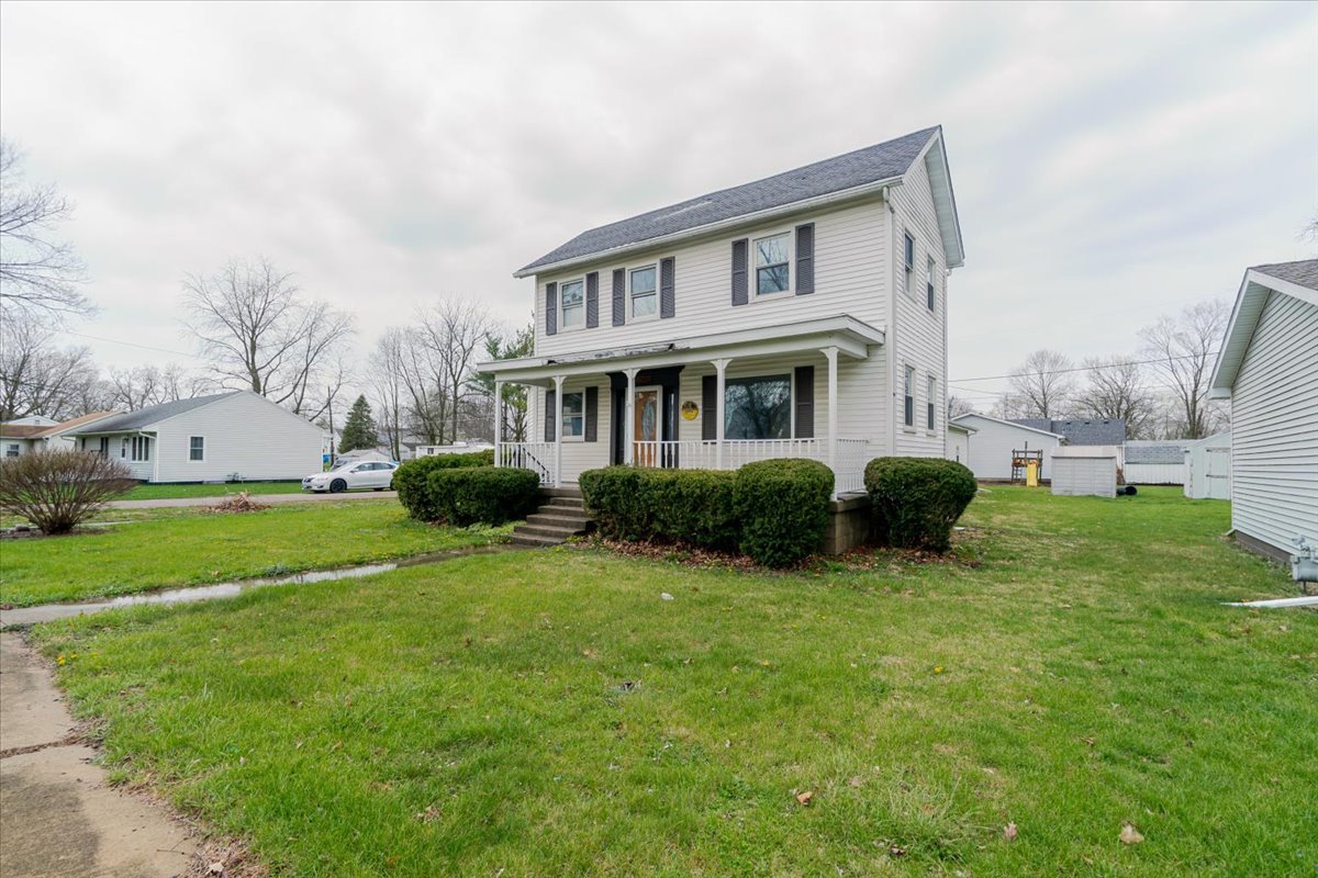 501 Northeast 3rd Street Atlanta, IL 61723 - Photo 3 of 28