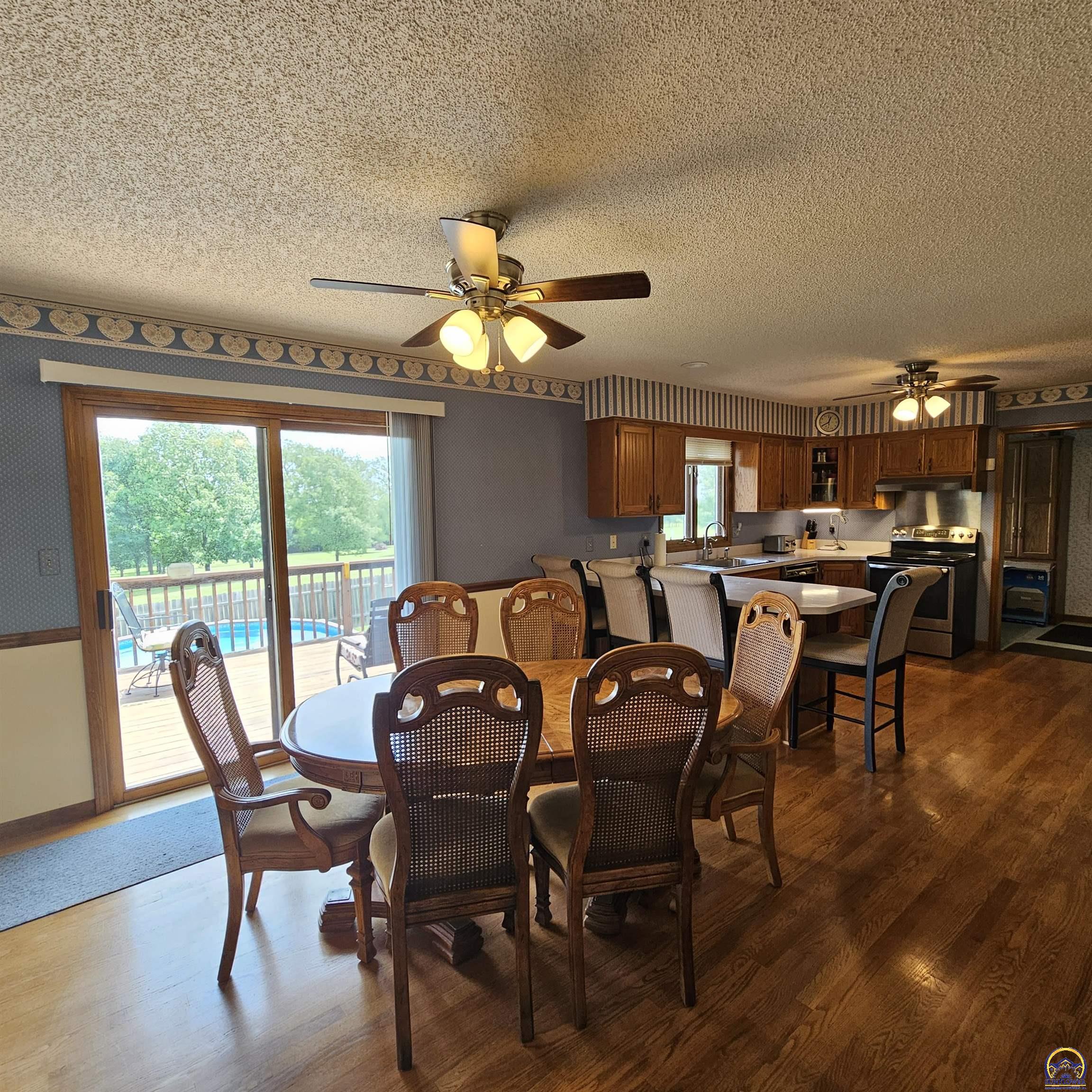 5334 Northwest Rochester Road Topeka, KS 66617 - Photo 6 of 21