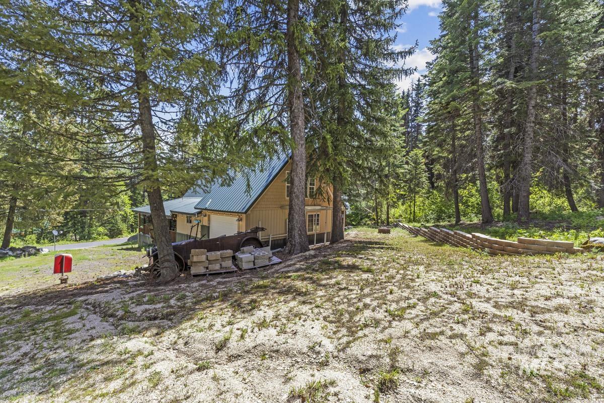 567 West Mountain Road Cascade, ID 83611 - Photo 5 of 32