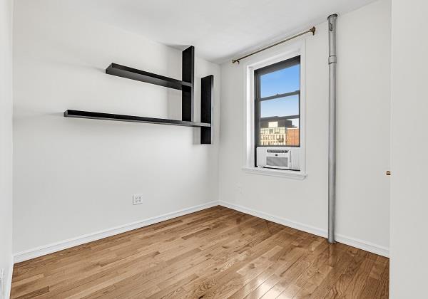 21-05 33rd Street, Unit 5D Queens, NY 11105 - Photo 5 of 6