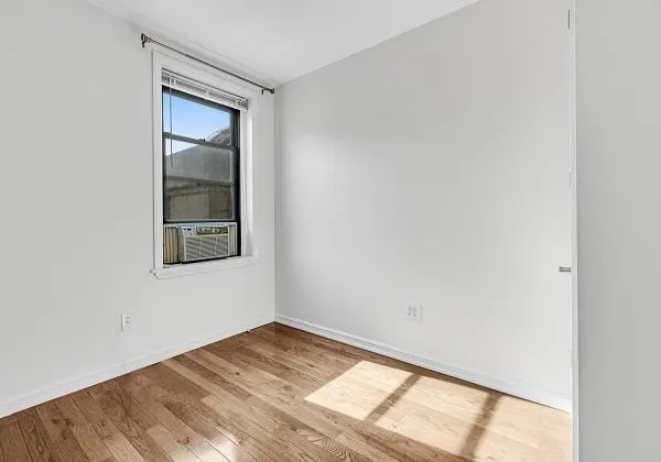 $260,000 | 21-05 33rd Street, Unit 5D | Astoria