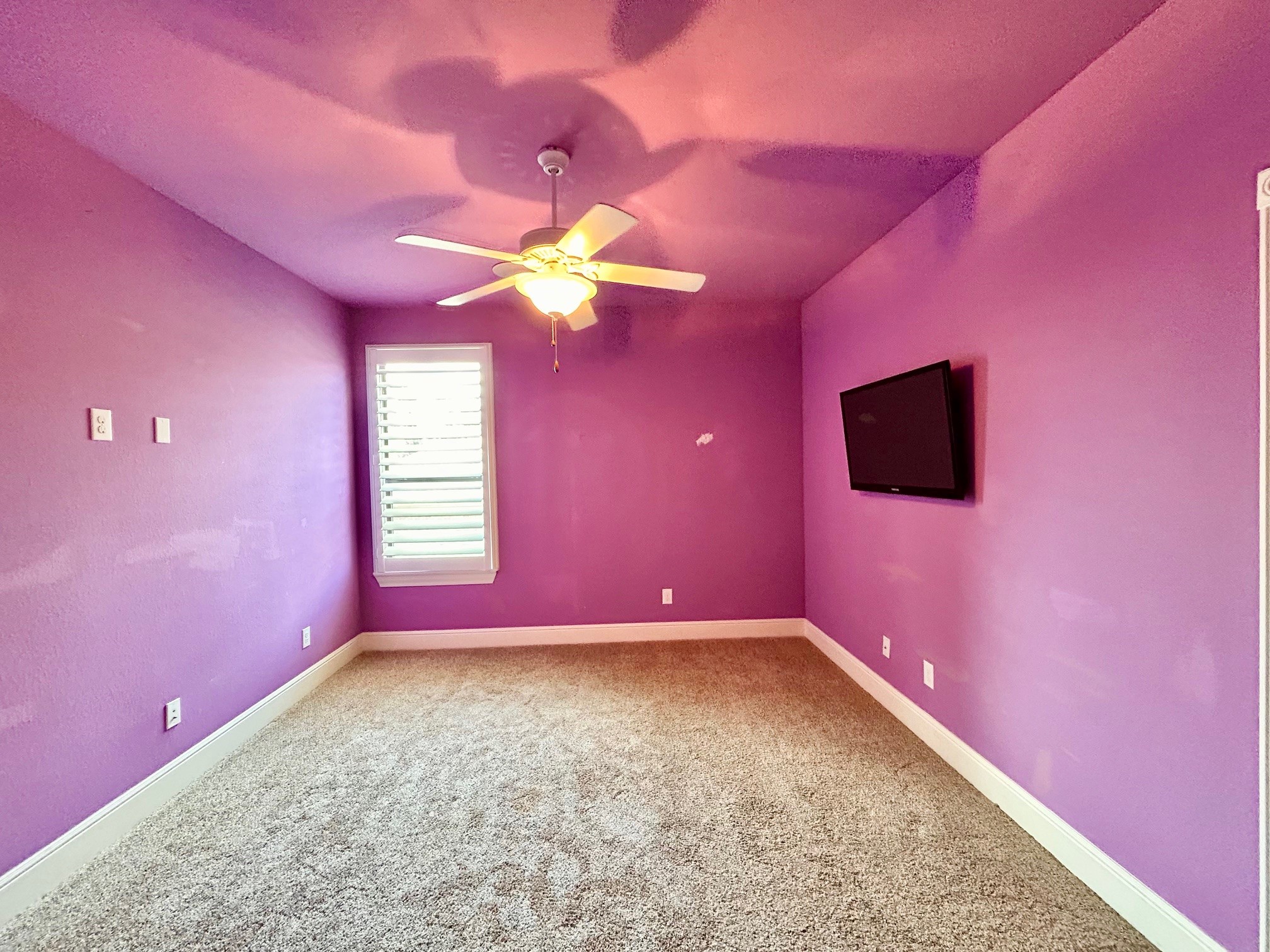7511 Raes Creek Drive Spring, TX 77389 - Photo 34 of 41 a view of a livingroom with a flat screen tv