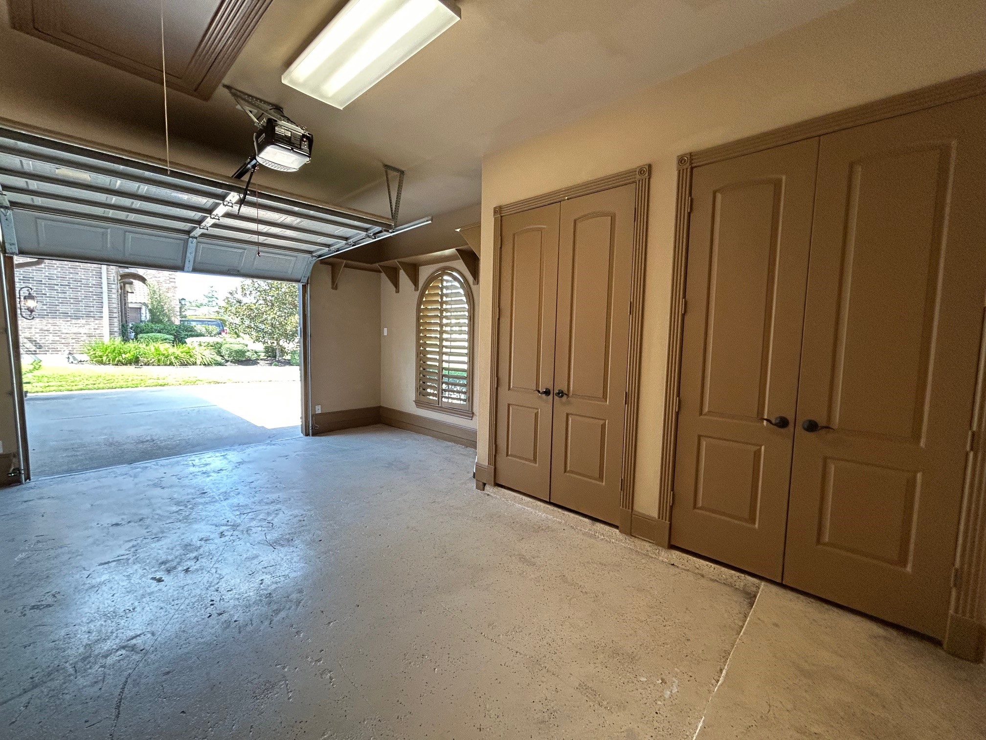 7511 Raes Creek Drive Spring, TX 77389 - Photo 40 of 41 a view of a room with wooden walls
